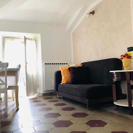 Ferienwohnung Casa Di Aristide Erba Exterior foto